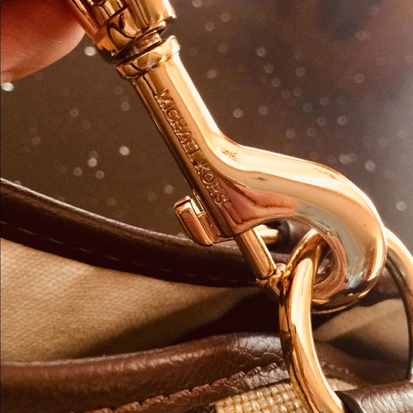 MICHAEL KORS  Authentic Shoulder Bag - Picture 4 of 8